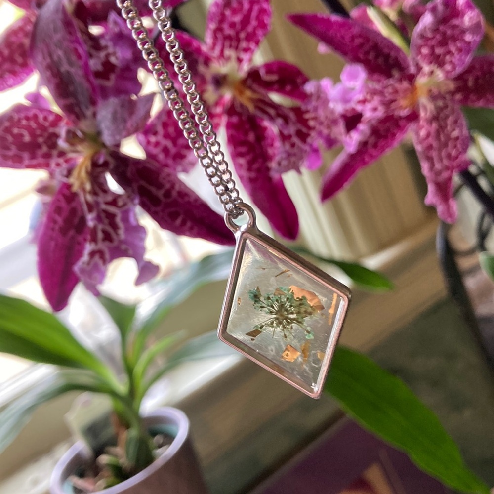 Vintage pressed blue flower necklace